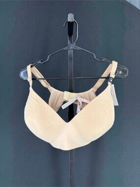 Victoria's Secret T-Shirt Lightly Lined Wireless Nude Bra